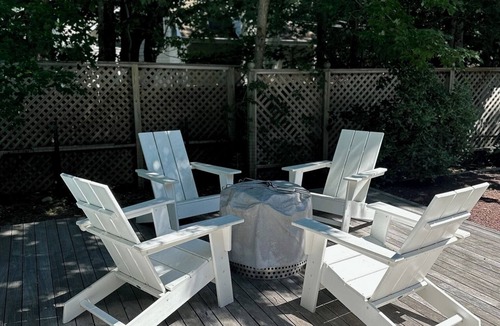 Hamptons House | Bright and airy East Hampton oasis - 2-min walk to the beach!