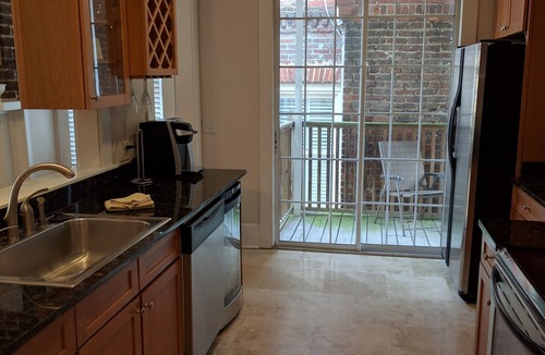 Historic Downtown Savannah Condo | Bright and Airy, Historic Condo on Monterey Square