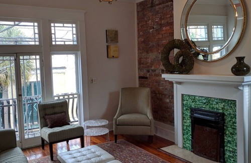 Historic Downtown Savannah Condo | Bright and Airy, Historic Condo on Monterey Square