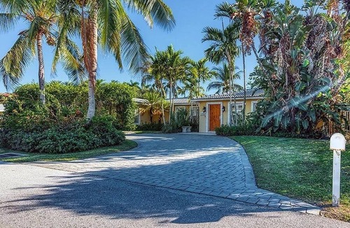 Juno Beach House | Bright and Airy Palm Beach Gardens Gem