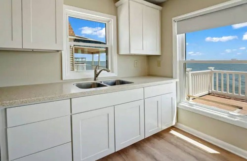 Downe House | Bright and beautiful home on the Delaware Bay