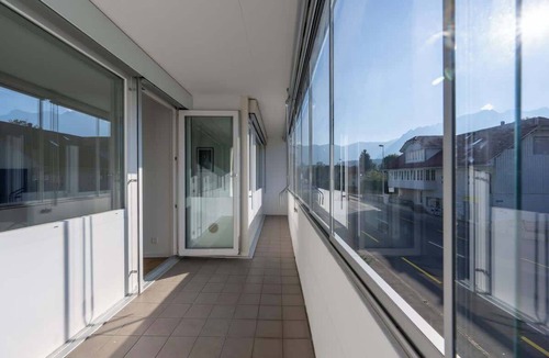 Gwatt Apartment | Bright and Big Lake Thun Apartment | Walk to Lake