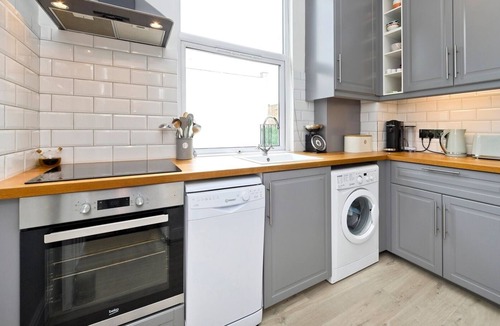 Tollington Apartment | Bright and Blue, by Veeve