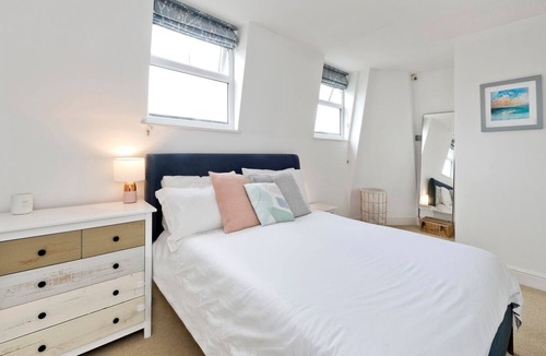 Tollington Apartment | Bright and Blue, by Veeve