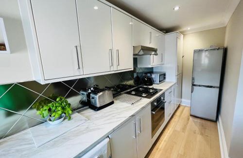 Southsea Apartment | Bright and Breezy