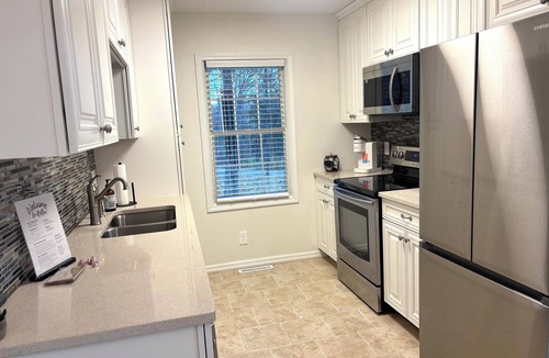 Rolla House | Bright and Charming 2BR, Office home. Near MO S&T, Great Eats & Local Shopping!