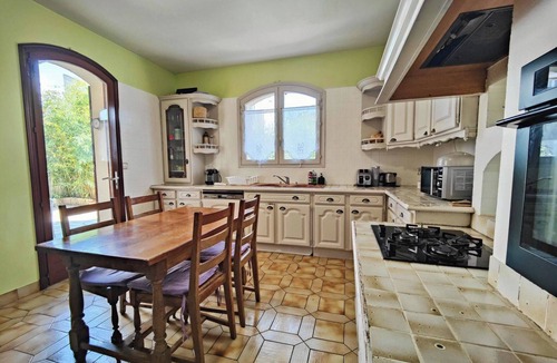 La Courneuve House | Bright and Comfortable Private Home
