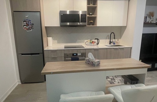 The Queensway Condo | Bright and comfortable one bedroom plus den condo