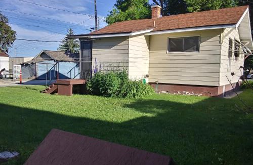 Powell Apartment | Bright and Cool Powell Apartment