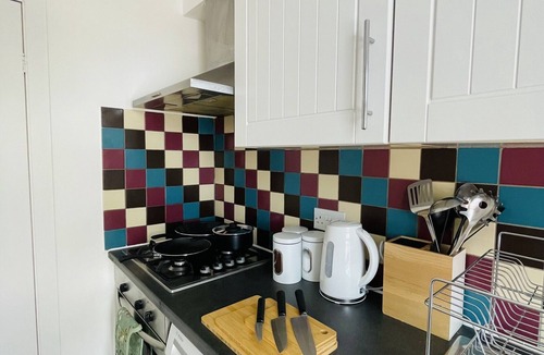Finsbury Park Apartment | Bright and Cosy Studio Flat for Short Stays