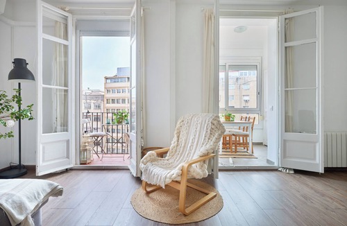 L'Antiga Esquerra de l'Eixample Apartment | Bright and Cozy 2-Bedroom Flat in Central Eixample, Barcelona