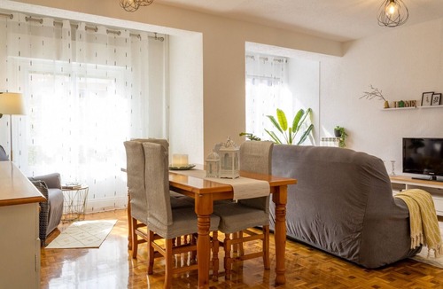 Echavacoiz Apartment | Bright and cozy apartment near Hospitals