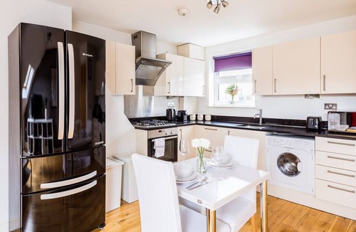 Ferndale Apartment | Bright and Cozy Clapham Nest