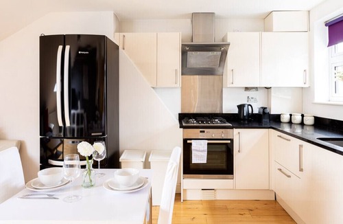 Ferndale Apartment | Bright and Cozy Clapham Nest