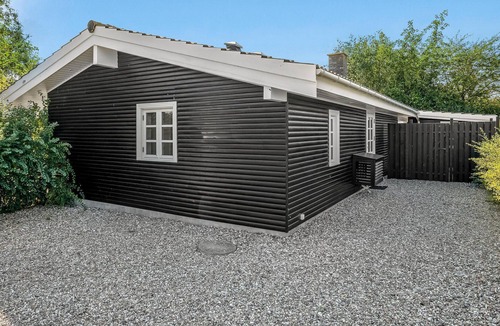Reersø House | Bright and cozy cottage with beautiful terrace.