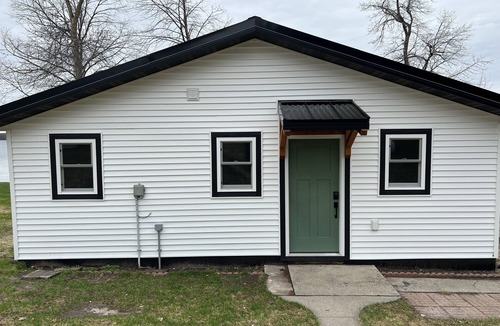 Frazee Cottage | Bright and cozy cottage on beautiful Rose Lake