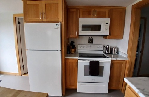 Cape Sable Island Cottage | Bright and Cozy Oceanview Cottage - minutes from white-sand beaches