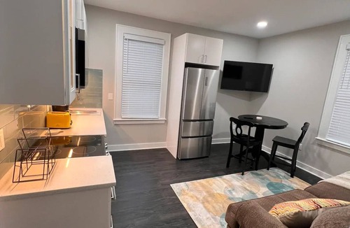 Livingston Apartment | Bright and cozy place to staynn