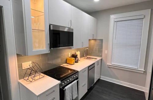 Livingston Apartment | Bright and cozy place to staynn