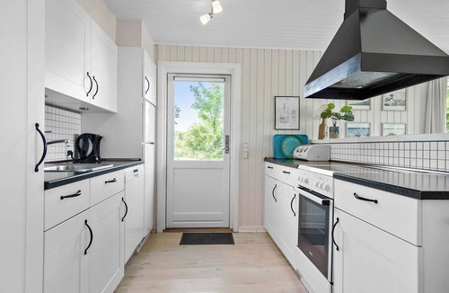 Vang House | Bright and cozy summer house with sea view