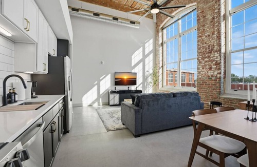 Judson Apartment | Bright and Elegant Abode Near DT GVL