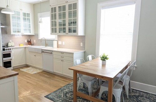 Triangle State House | Bright and Elegant Historic Hyde Park Home