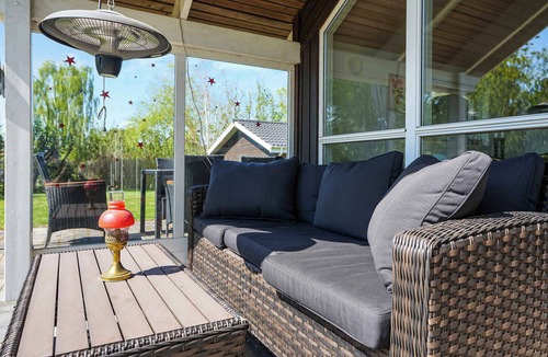 Tikob House | Bright and inviting summer house in North Zealand