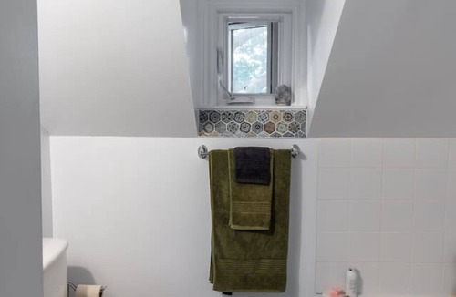 Gatineau House | Bright and Lofty 2BR in Gatineau