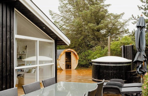 Grønhøj House | Bright and lovely summerhouse in Løkken
