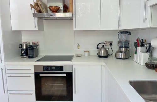 Camden Apartment | Bright and Luxury 2 Bed, 2 Bath Flat with Terrace