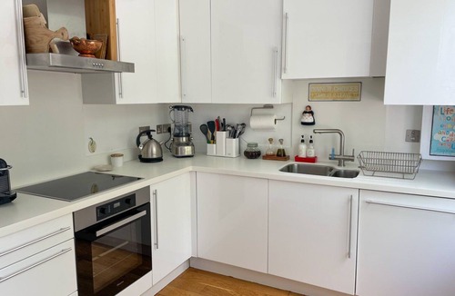 Camden Apartment | Bright and Luxury 2 Bed, 2 Bath Flat with Terrace