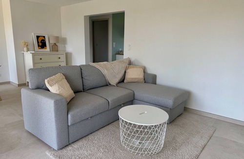 Quint-Fonsegrives Apartment | Bright and modern T3 apartment "Les Cèdres" only 15 min from Toulouse