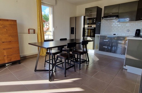 Prevessin-Moens Apartment | Bright and modern apartment