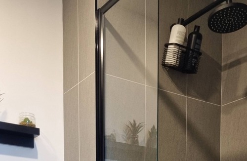 Brunswick West Apartment | Bright and Modern in Brunswick