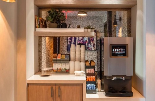 Rosslyn Apartment | Bright and Modern 1BR with Free On-Site Garage Parking