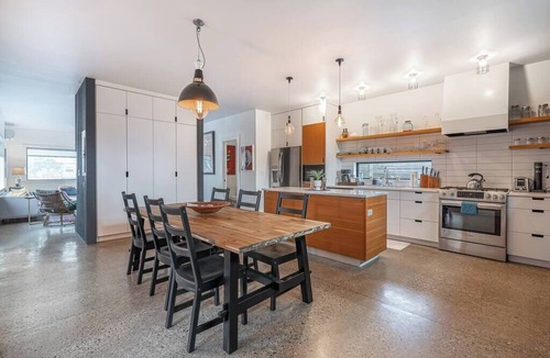 Vernon House | Bright and modern 2bd/2.5ba- close to Alberta st!