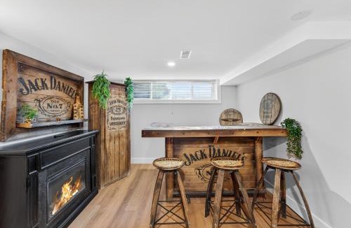 Kingston Apartment | Bright and Modern 2BR Suite with Rustic Bar