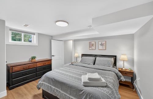 Kingston Apartment | Bright and Modern 2BR Suite with Rustic Bar