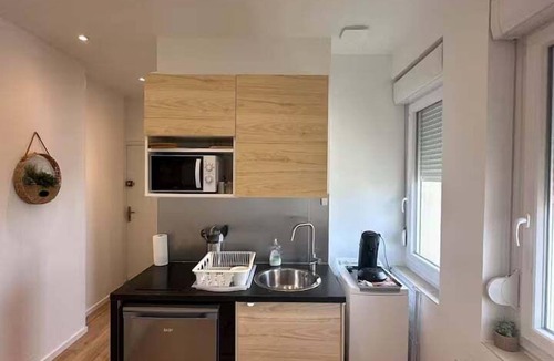 Maladiere Apartment | Bright and Modern Apartment in Dijon