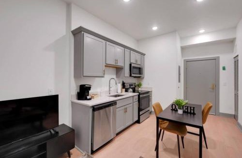 Downtown Louisville Apartment | Bright and Modern Studio in Louisville # 103