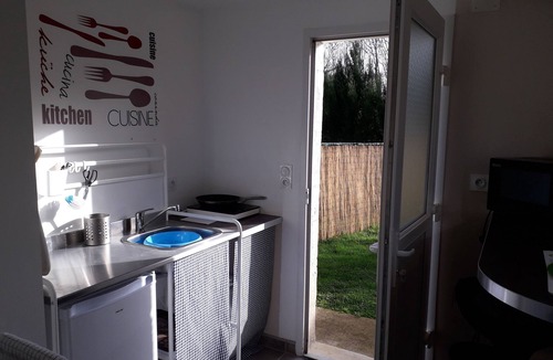Tombeboeuf Apartment | Bright and new ground floor double bedroom apartment with private garden