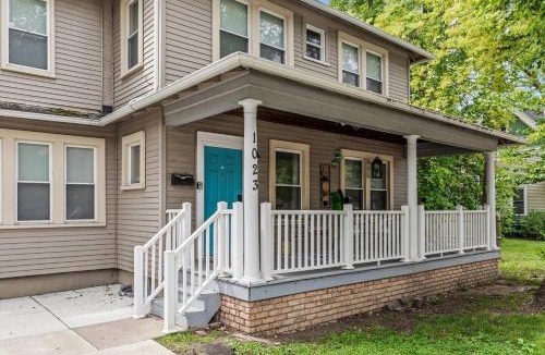 Ypsilanti Apartment | Bright and Newly Remodeled Apartment Near EMU 1