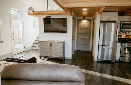 Montavilla House | Bright and Open Modern Northeast Montavilla ADU