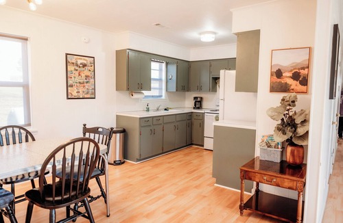 Myrtle Cottage | Bright and peaceful 3 bedroom minutes from the Eleven Point River