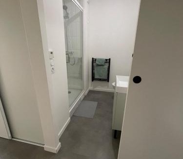 Palaiseau Apartment | Bright and peaceful studio with extendable bed