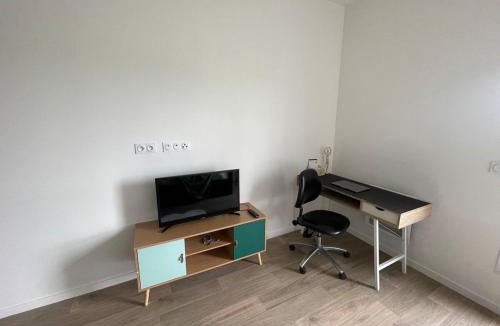 Palaiseau Apartment | Bright and peaceful studio with extendable bed