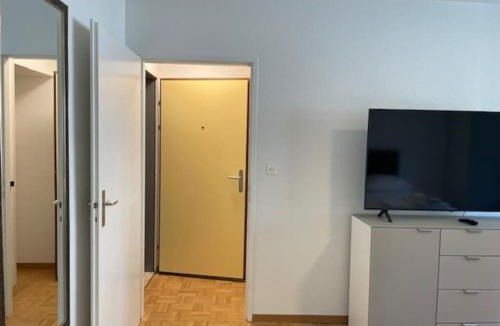 Hochschulen Apartment | Bright and practical Studio - Art 16