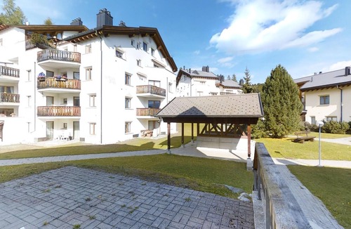 Champfer Apartment | Bright and quiet 2½-room apartment on the ground floor, 70m2, facing east.