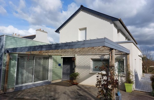 Landerneau House | Bright and quiet recent house