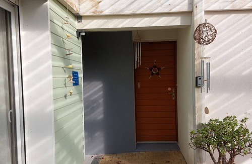 Landerneau House | Bright and quiet recent house